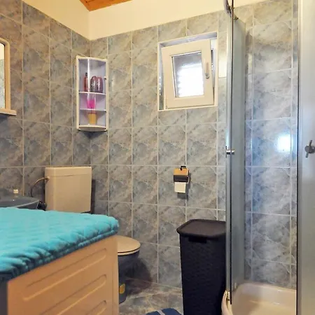 Herrliches Mit Klima, Wlan, Terrasse Und Grillbereich Pula